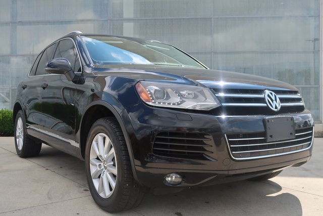 PreOwned 2014 Volkswagen Touareg 3.6L AWD 4D Sport Utility